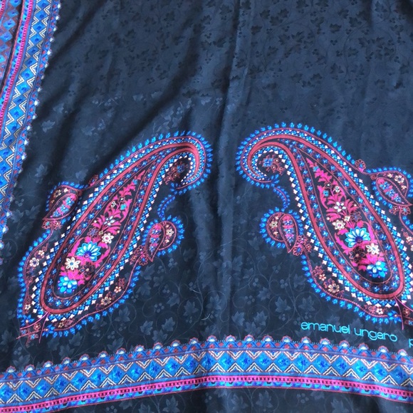 Emanuel Ungaro silk scarf. - Picture 3 of 7
